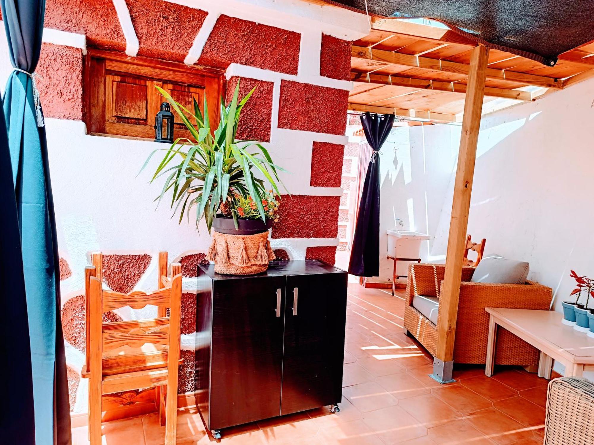 Django Villa Santa Lucia De Tirajana Exterior photo